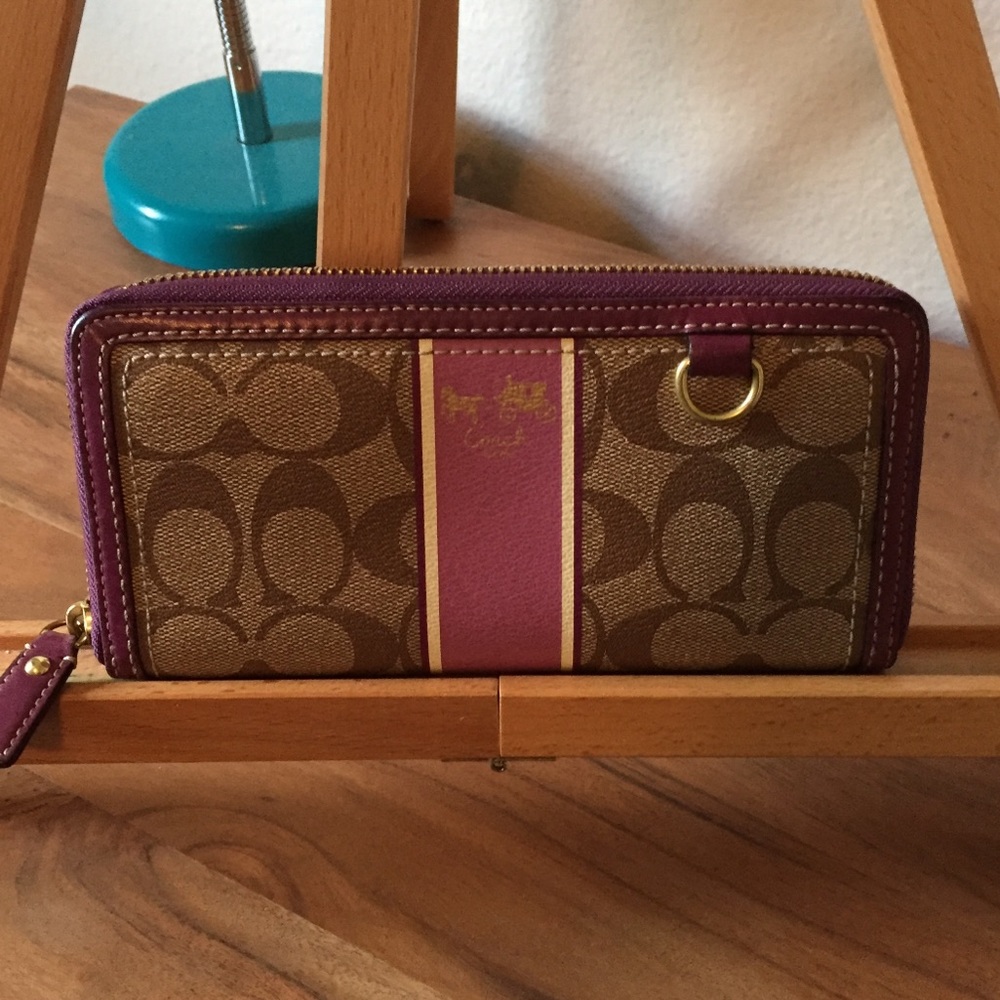 Coach Heritage Stripe wallet